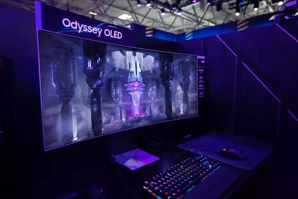 Samsung Odessey G8 OLED Gaming Monitor