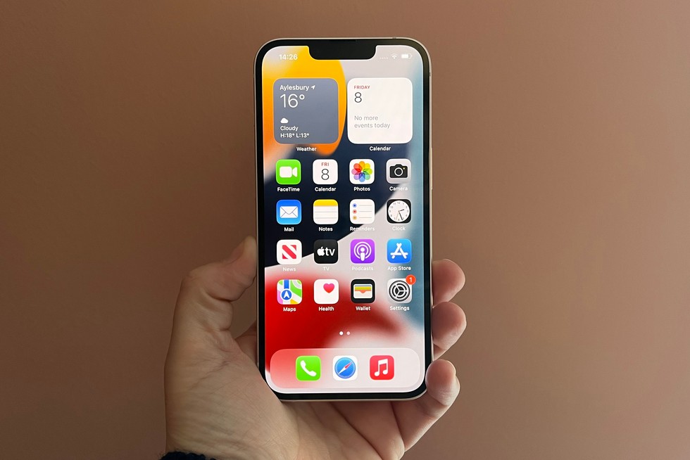 iPhone 13 (2021) and Full Specifications
